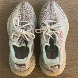 Yeezy V2 Bluetint